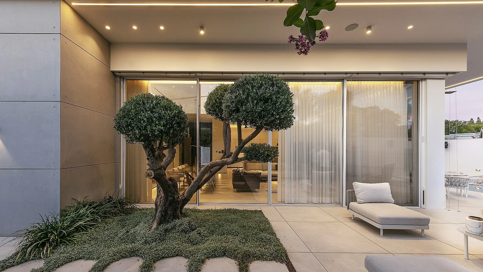 Villa Village Garden View