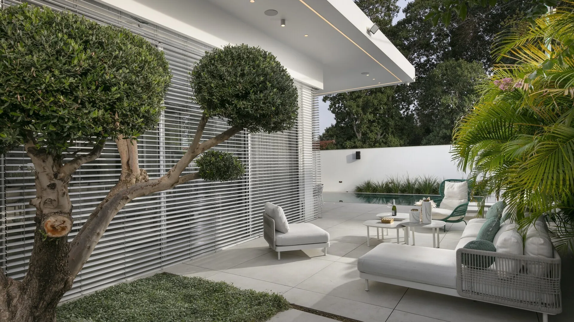 Interior view 4 of Product Name